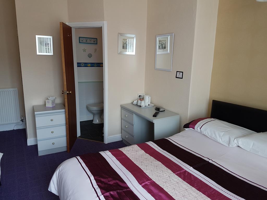 Kings Court Families & Couples Bed & Breakfast Blackpool Exterior photo