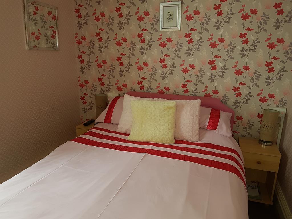 Kings Court Families & Couples Bed & Breakfast Blackpool Exterior photo