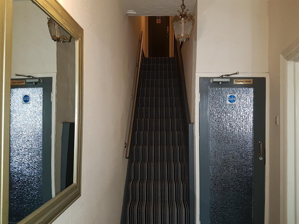 Kings Court Families & Couples Bed & Breakfast Blackpool Exterior photo