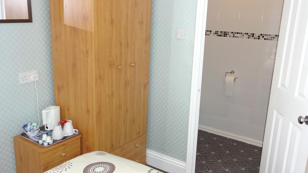 Kings Court Families & Couples Bed & Breakfast Blackpool Exterior photo