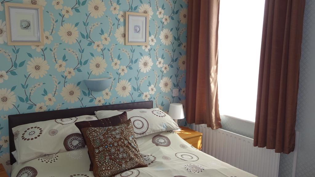 Kings Court Families & Couples Bed & Breakfast Blackpool Exterior photo