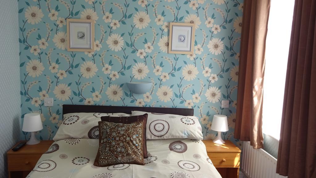 Kings Court Families & Couples Bed & Breakfast Blackpool Exterior photo