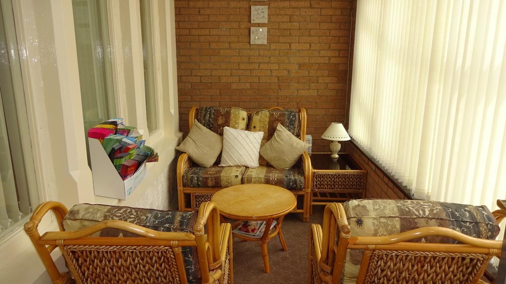 Kings Court Families & Couples Bed & Breakfast Blackpool Exterior photo