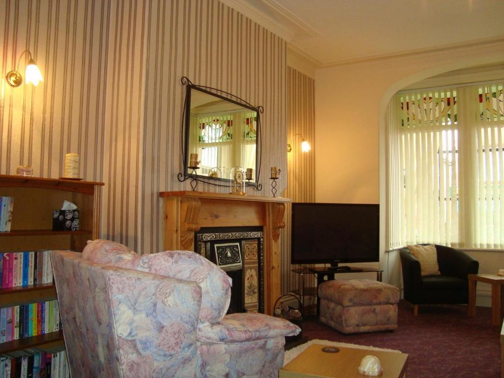 Kings Court Families & Couples Bed & Breakfast Blackpool Exterior photo