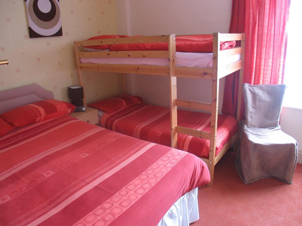 Kings Court Families & Couples Bed & Breakfast Blackpool Exterior photo